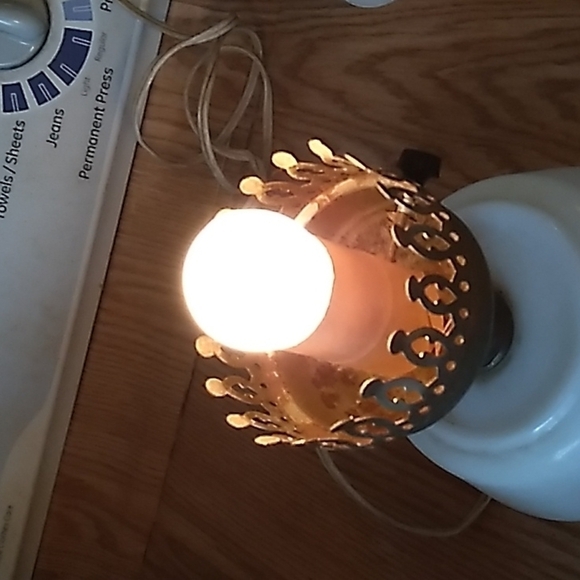 Vintage milk glass transferwear desk bedside lamp - Picture 4 of 5